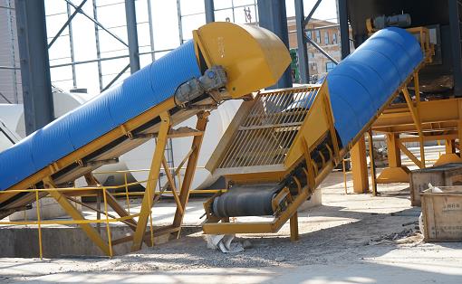 belt conveyor used in the aggregate automatic feeding system