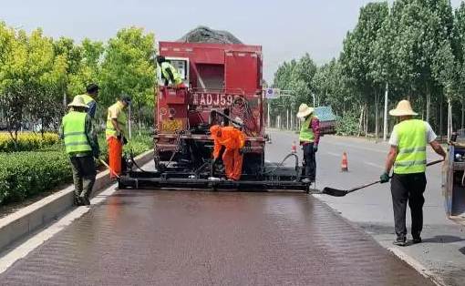 Construction preparation of slurry mixture during road maintenance