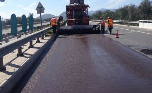 It is urgent to strengthen the awareness of road maintenance