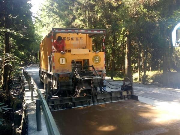 operational-requirements-for-pavement-slurry-seal-in-road-maintenance_1